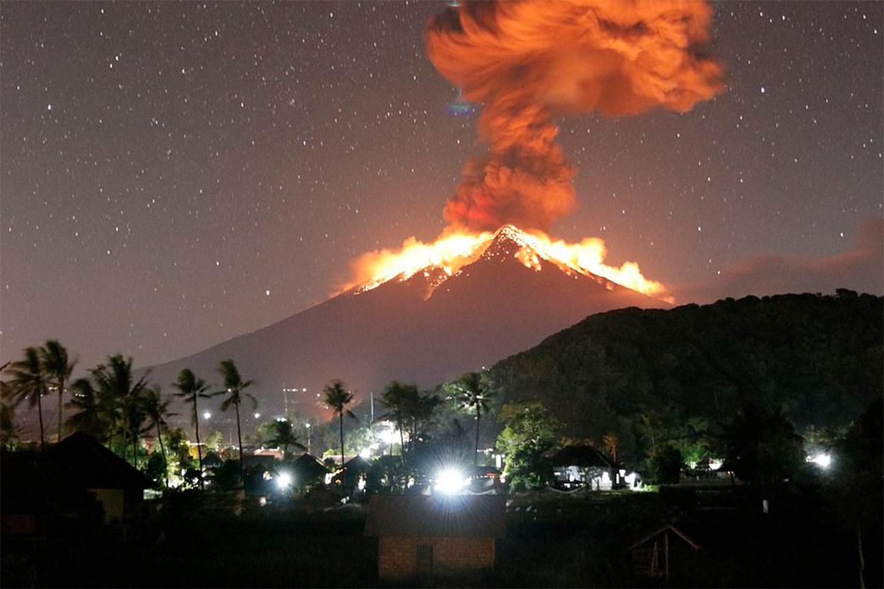 巴厘岛火山喷发最新动态，影响与应对措施